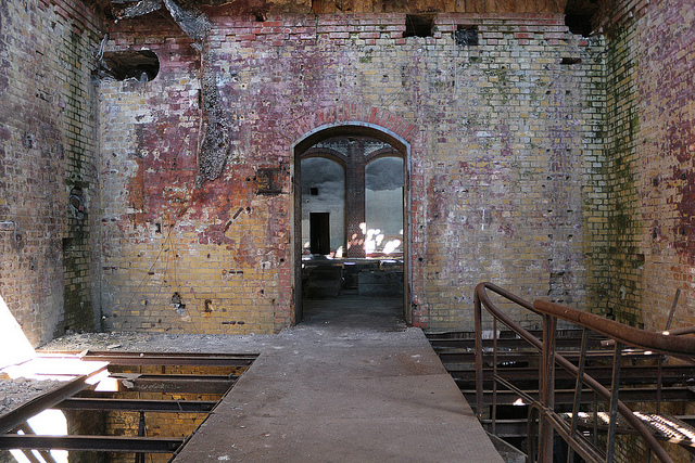 En övergiven maskinhall i Beelitz.