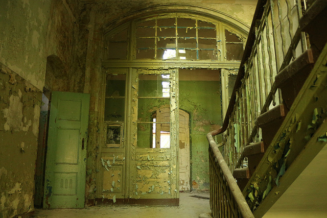 Entré till det övergivna militärsjukhuset i Beelitz-Heilstätten.